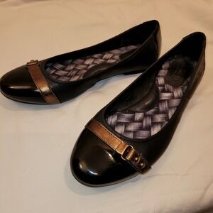 Born‎ Ballet Flats Shoes Black Leather/ Black Patent Cap Toe Copper Strap 7.5M